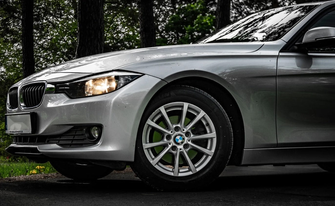 BMW Seria 3 cena 44400 przebieg: 240000, rok produkcji 2012 z Sochaczew małe 781